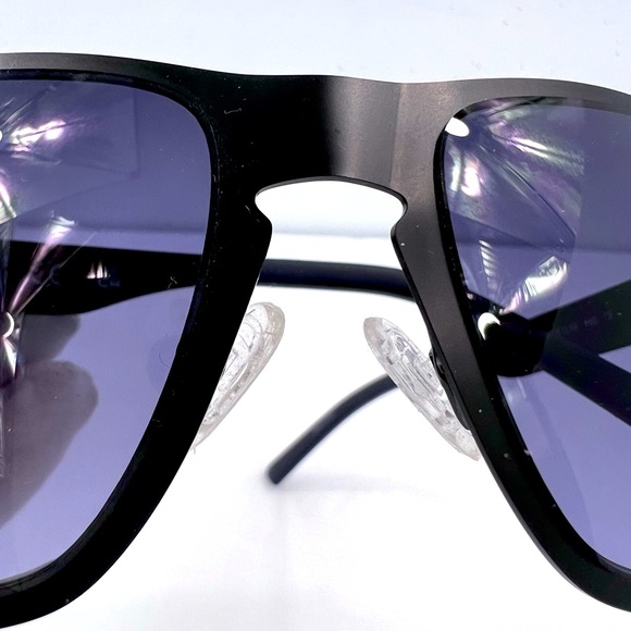 GUESS, BLACK METAL FRAME WITH LAVENDER  LENSES, SUNGLASSES, 100% UV PROTECTION - Picture 10 of 14